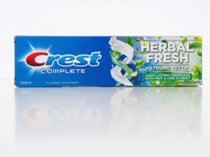 خمیردندان کرست مدل Complete Herbal Fresh Strong Teeth - تصویر 2