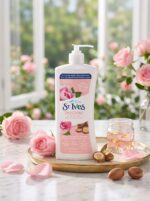 لوسیون بدن آبرسان و صاف‌کننده سنت ایوز مدل St. Ives Rose & Argan Oil