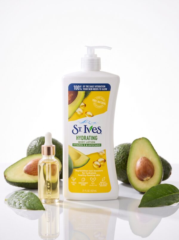لوسیون بدن آبرسان سنت ایوز مدل St. Ives Vitamin E & Avocado حجم ۶۲۱ میلی‌لیتر (حاوی عصاره ۱۰۰٪ طبیعی آووکادو و ویتامین E، بدون پارابن، مرطوب‌کننده عمقی و احیاکننده پوست‌های خشک و دهیدراته) - تصویر 2