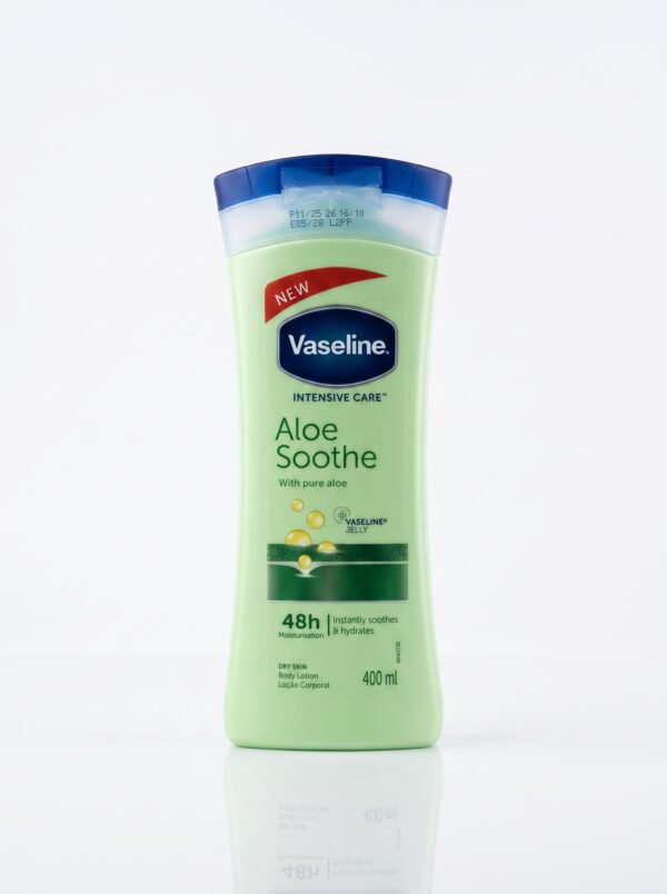 لوسیون بدن وازلین اینتنسیو کر مدل Aloe Soothe حاوی عصاره خالص آلوئه‌ورا (آبرسان ۴۸ ساعته، التیام‌بخش، ضد التهاب و مخصوص پوست خشک و حساس - ۴۰۰ میلی‌لیتر) - تصویر 2